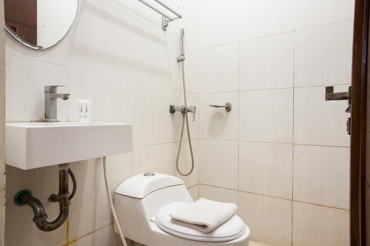 Reddoorz Near Marvel City Mall Wonotjolo Exterior foto