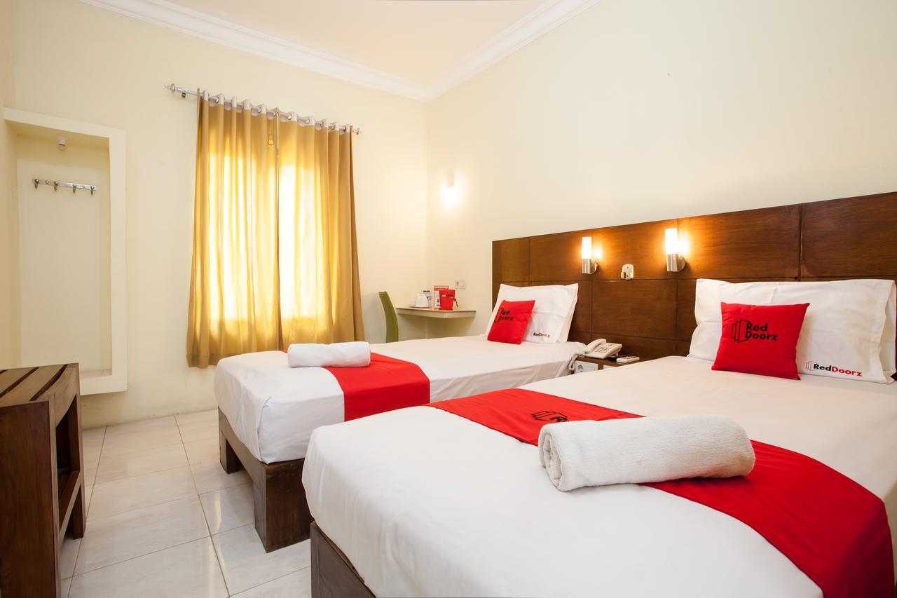 Reddoorz Near Marvel City Mall Wonotjolo Exterior foto